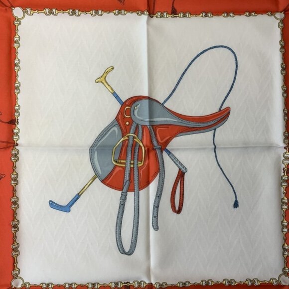 Chic and Timeless Equestrian-Style Scarf - Picture 5 of 9